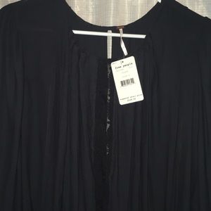 BNWT FREE PEOPLE Black lacy blouse 🌻🌻🌻🌻